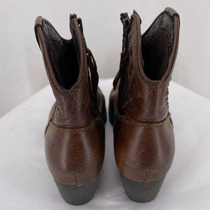 BROWN W Shoe Size 6 BORN Boots