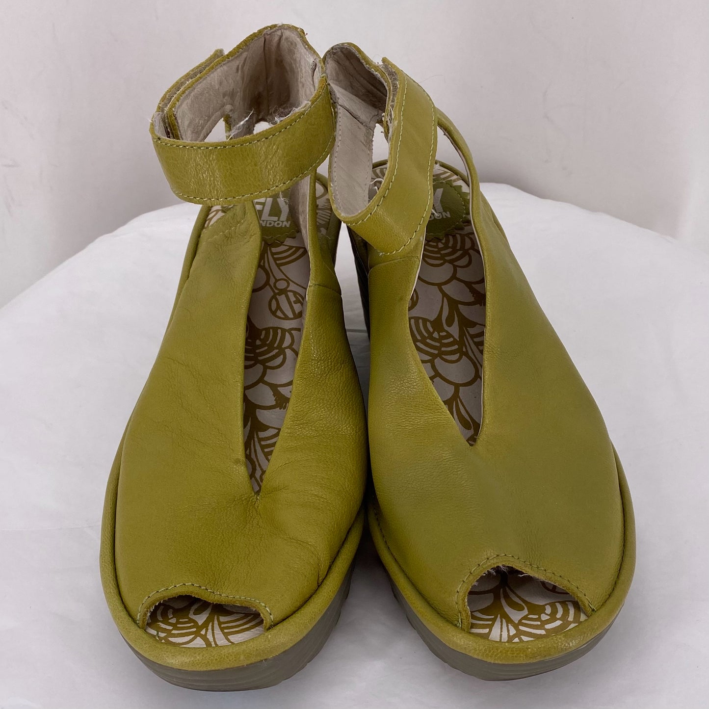 Green W Shoe Size 38 LONDON FLY Sandals