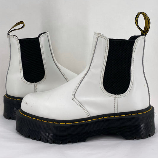 White W Shoe Size 8 DR. MARTENS Boots