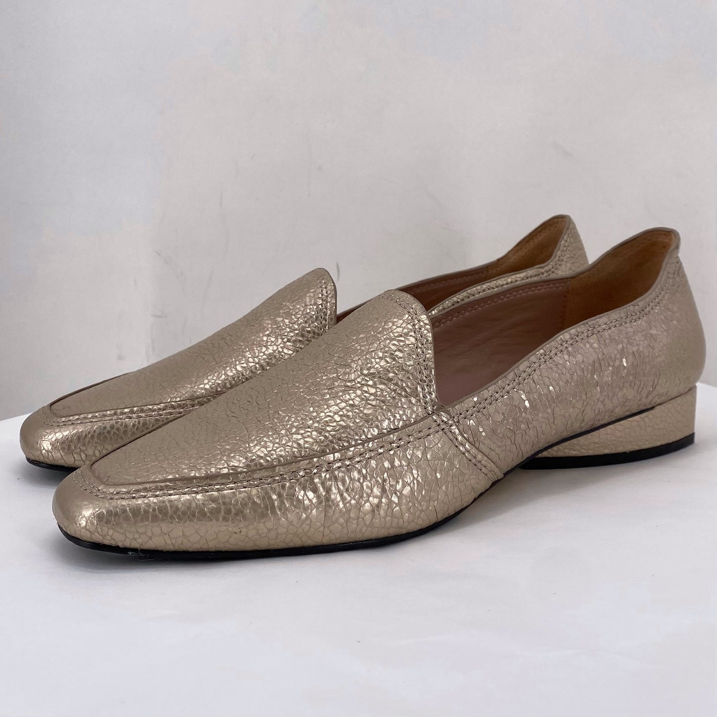 Champagne DONALD J PLINER W Shoe Size 9 Loafer