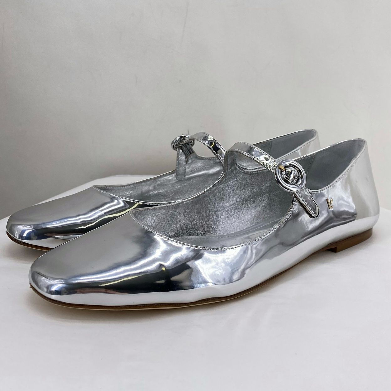 Silver W Shoe Size 10 Flats