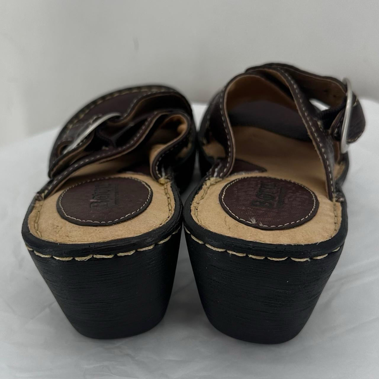 BROWN W Shoe Size 7 BORN Sandals