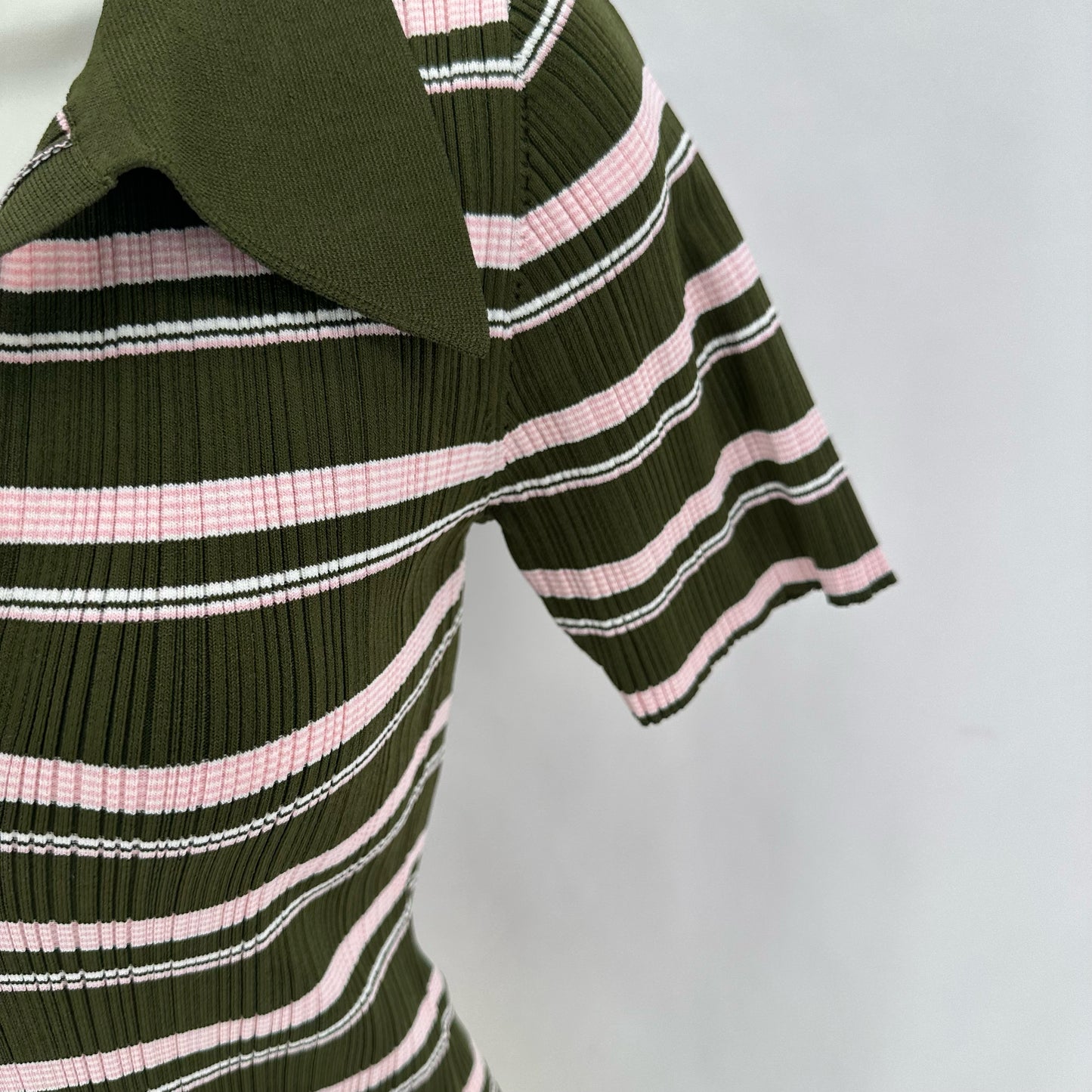 Size M HEVRON Stripe Shirt
