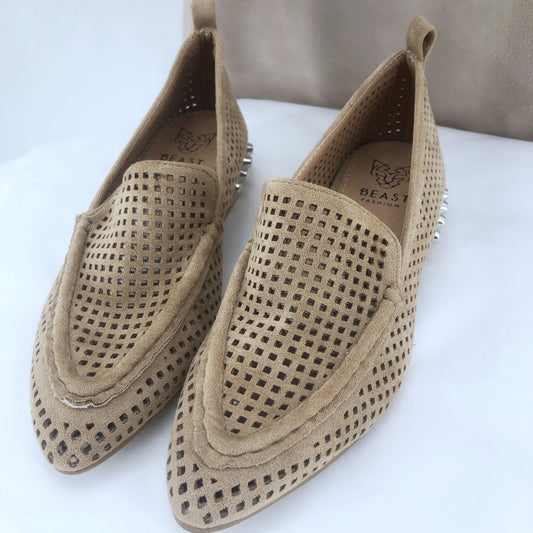 BROWN W Shoe Size 5.5 BEAST Flats