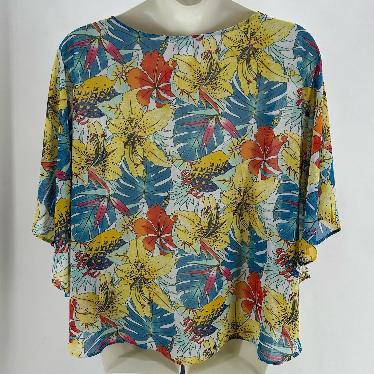 Size L/XL CHICO'S FLOWERS PONCHO