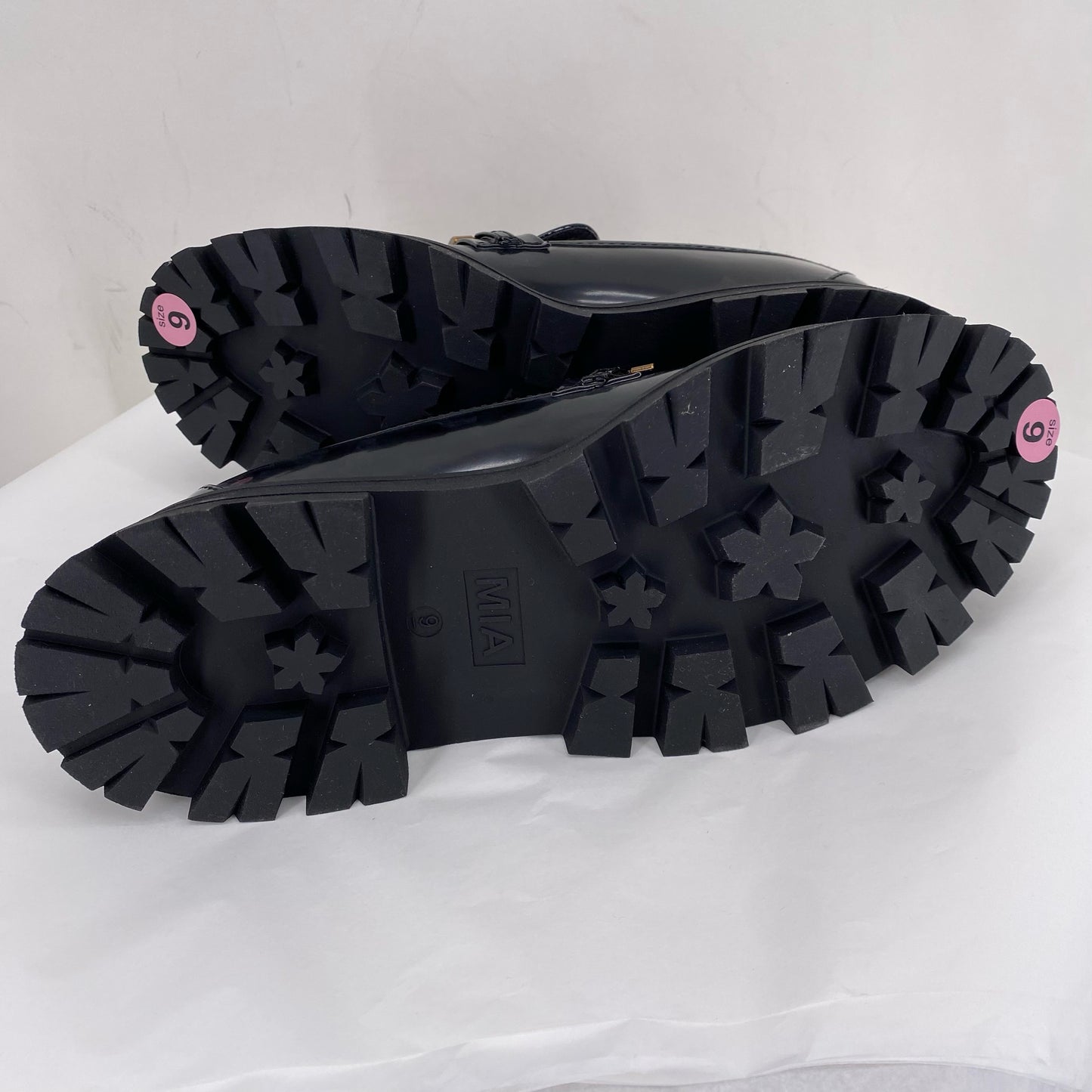 Black W Shoe Size 9 MIA Loafer