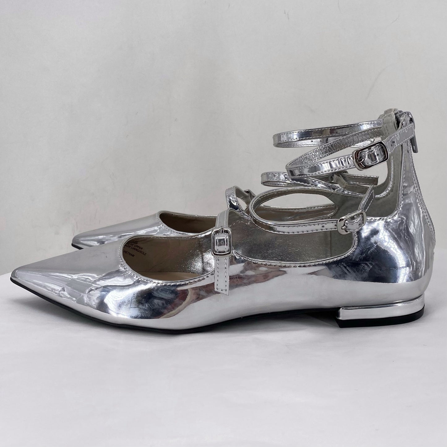 Silver W Shoe Size 8.5 INC Flats