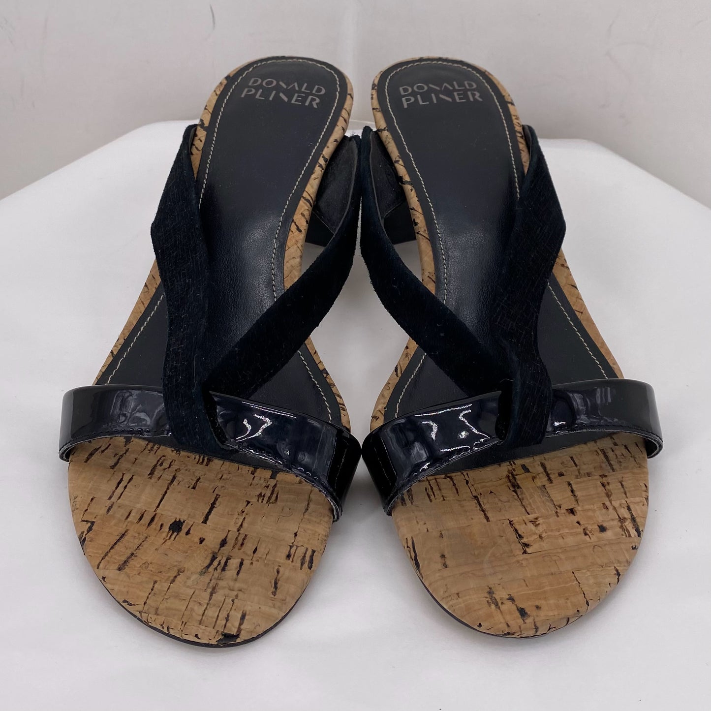 Black W Shoe Size 9.5 DONALD J PLINER Sandals