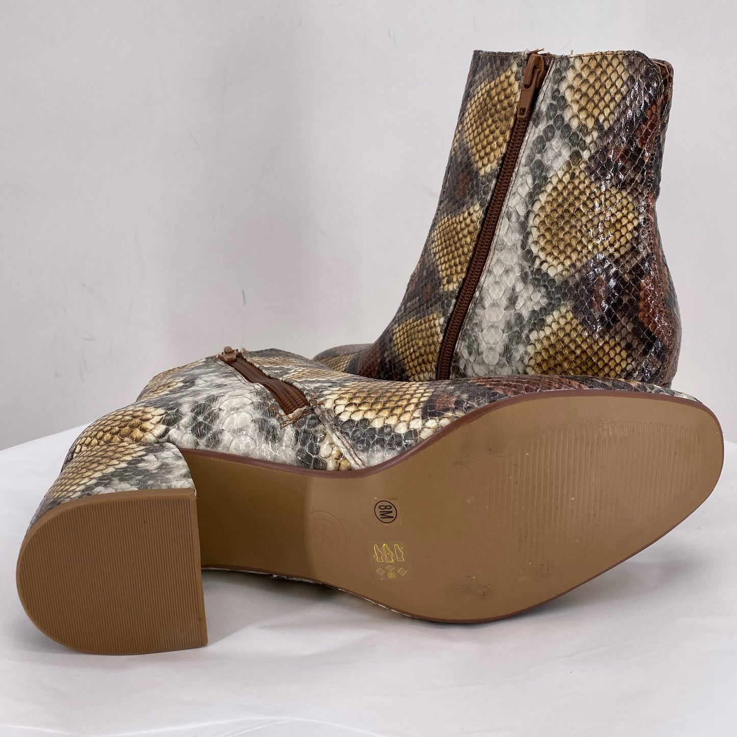 Multi-Color W Shoe Size 8 CHINESE LAUNDRY Boots