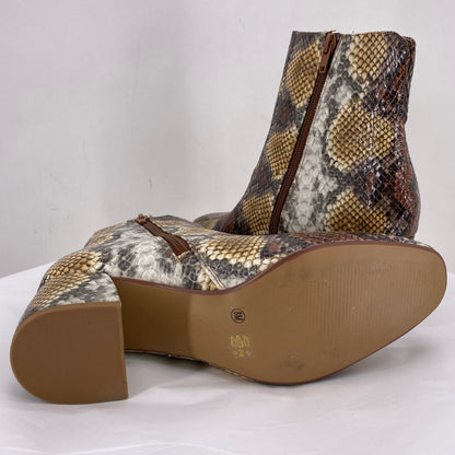 Multi-Color W Shoe Size 8 CHINESE LAUNDRY Boots