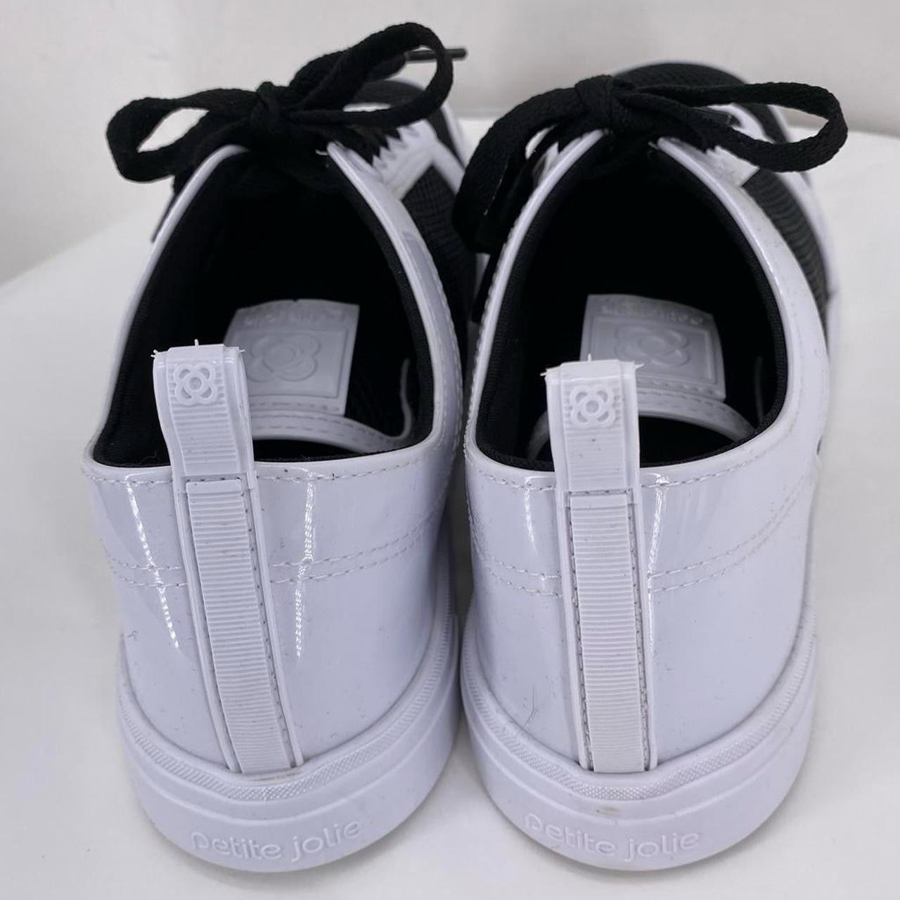 BLACK/WHITE W Shoe Size 8 Sneakers