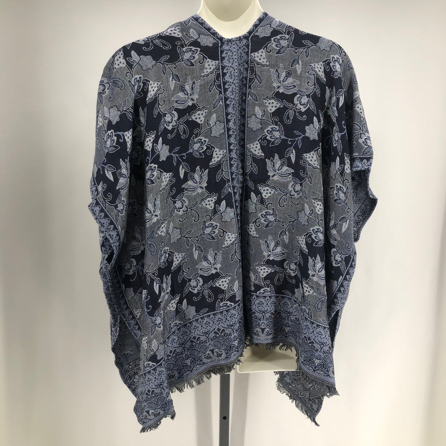 Size One Size CHICO'S Floral KIMONO