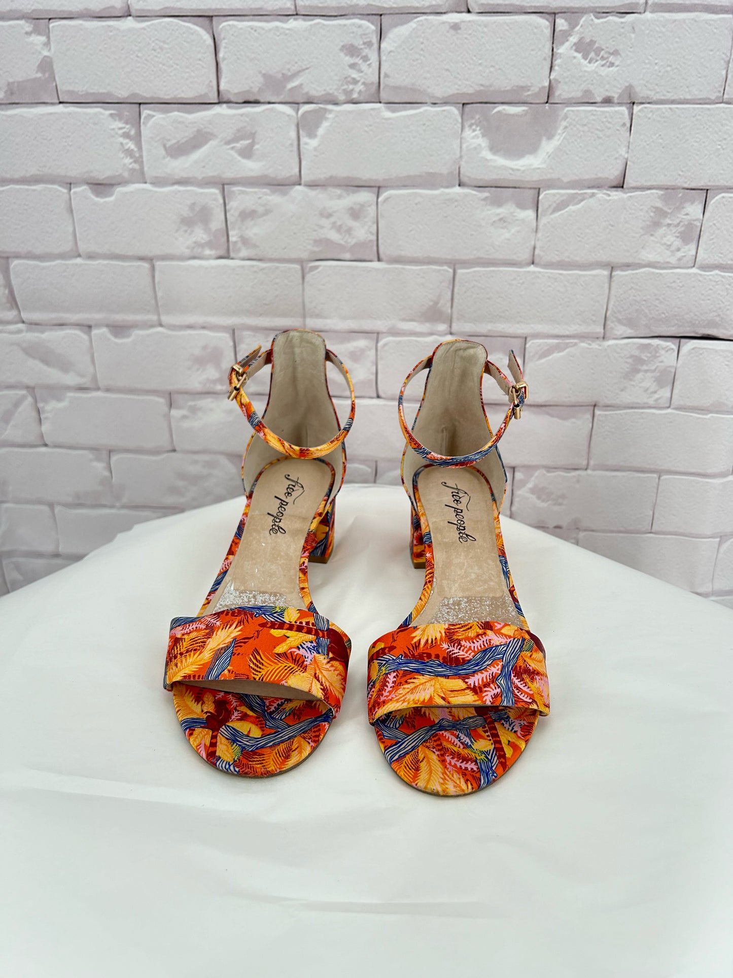 Orange W Shoe Size 39 FREE PEOPLE Sandals
