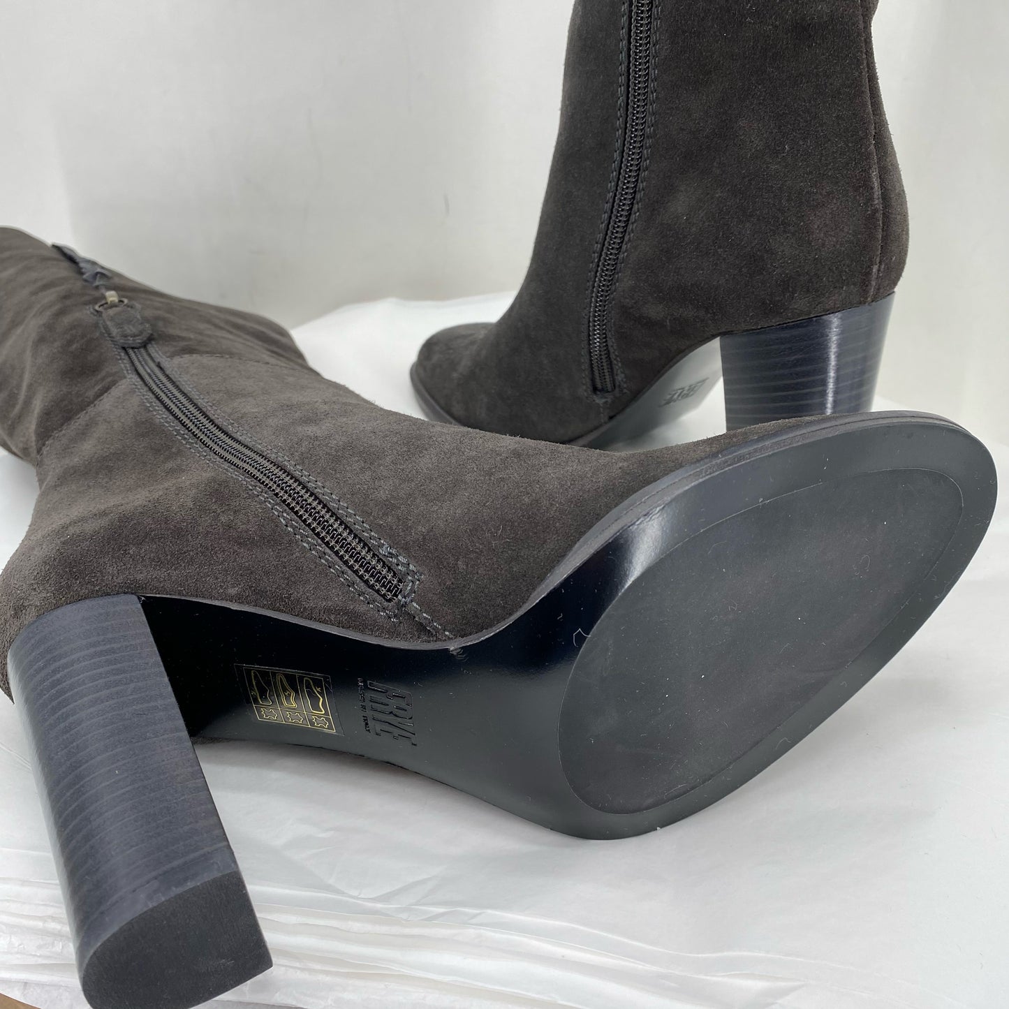 DARK GRAY W Shoe Size 8.5 FRYE Boots