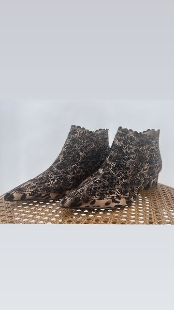 BLACK/BROWN W Shoe Size 7 J RENEE shooties/booties