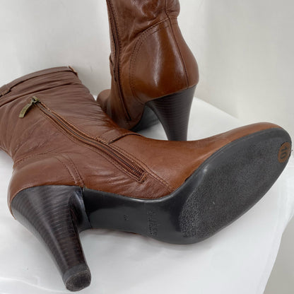 BROWN W Shoe Size 10 GUESS Boots