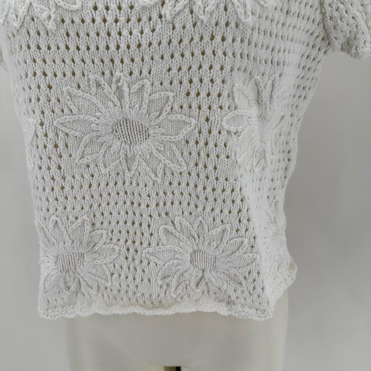 Size M LIZ CLAIBORNE FLOWERS Sweater