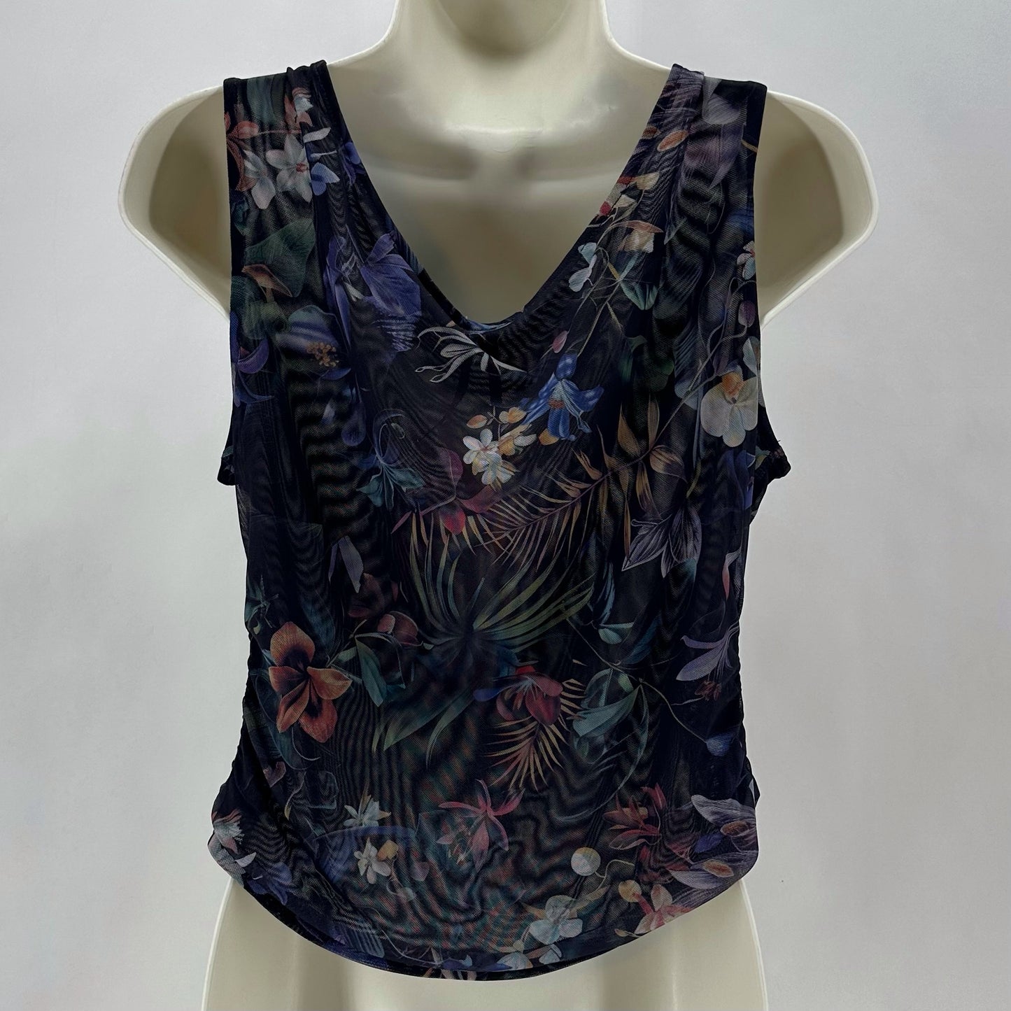 Size M ANTHROPOLOGIE FLOWERS Shirt