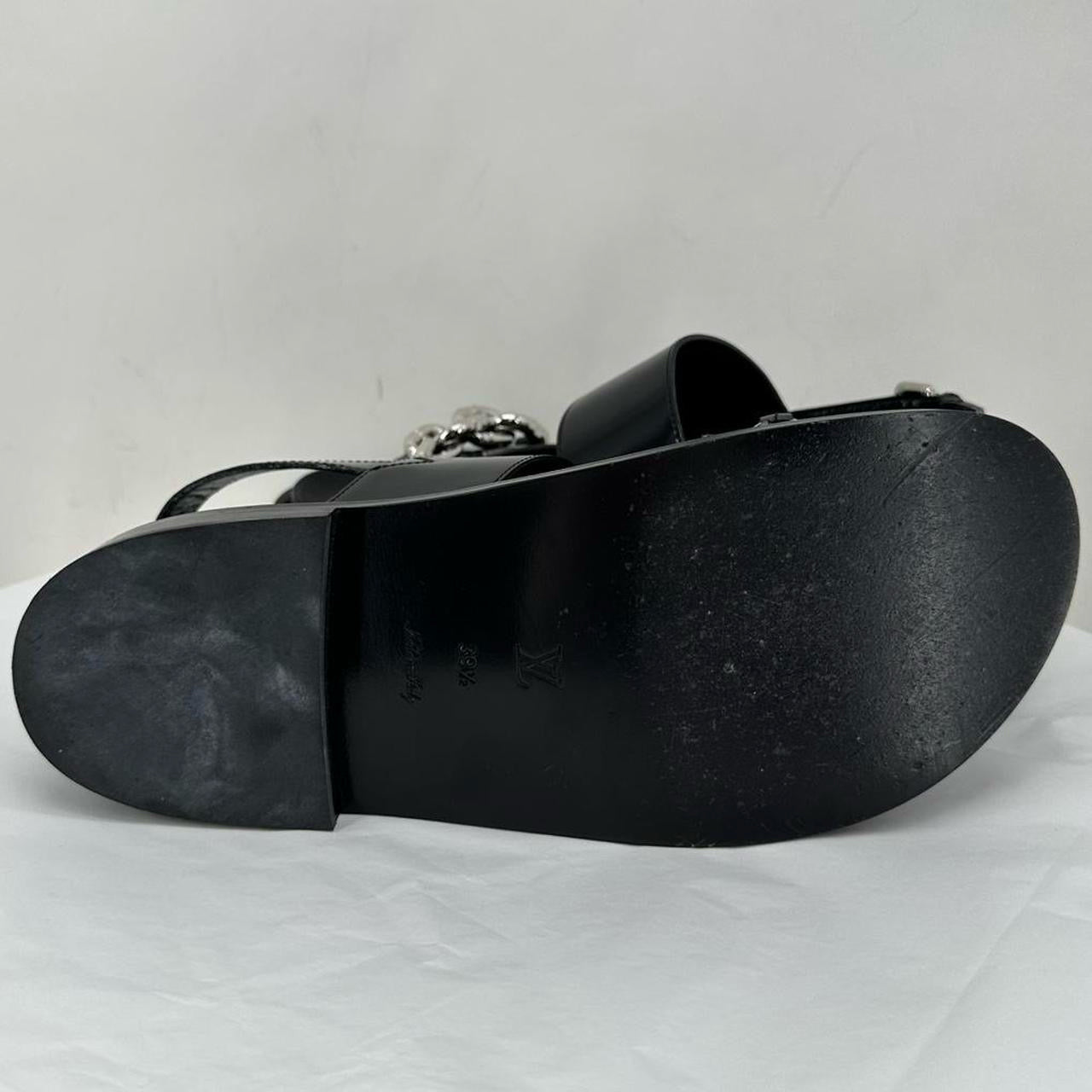 Black W Shoe Size 8.5 LOUIS VUITTON Sandals