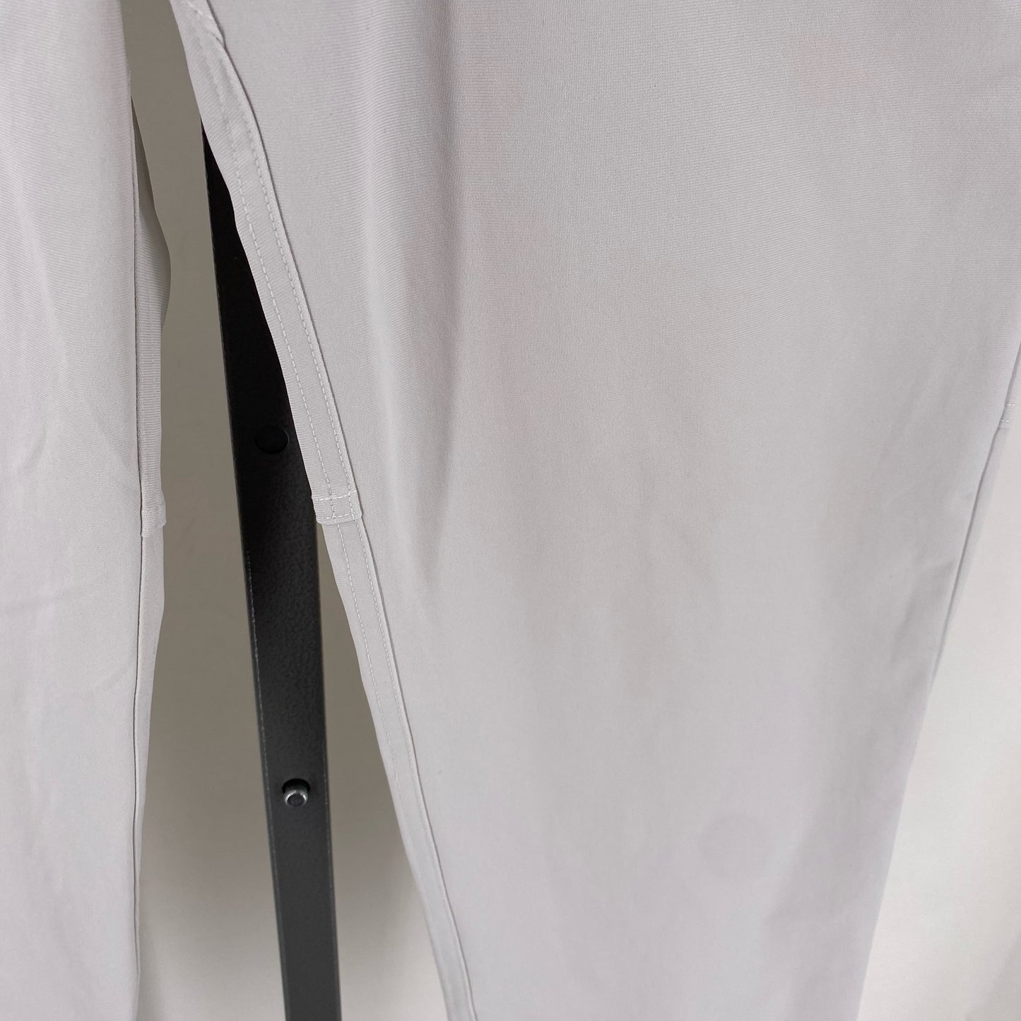 LT GRAY Size 34 LULULEMON Men's Apparel