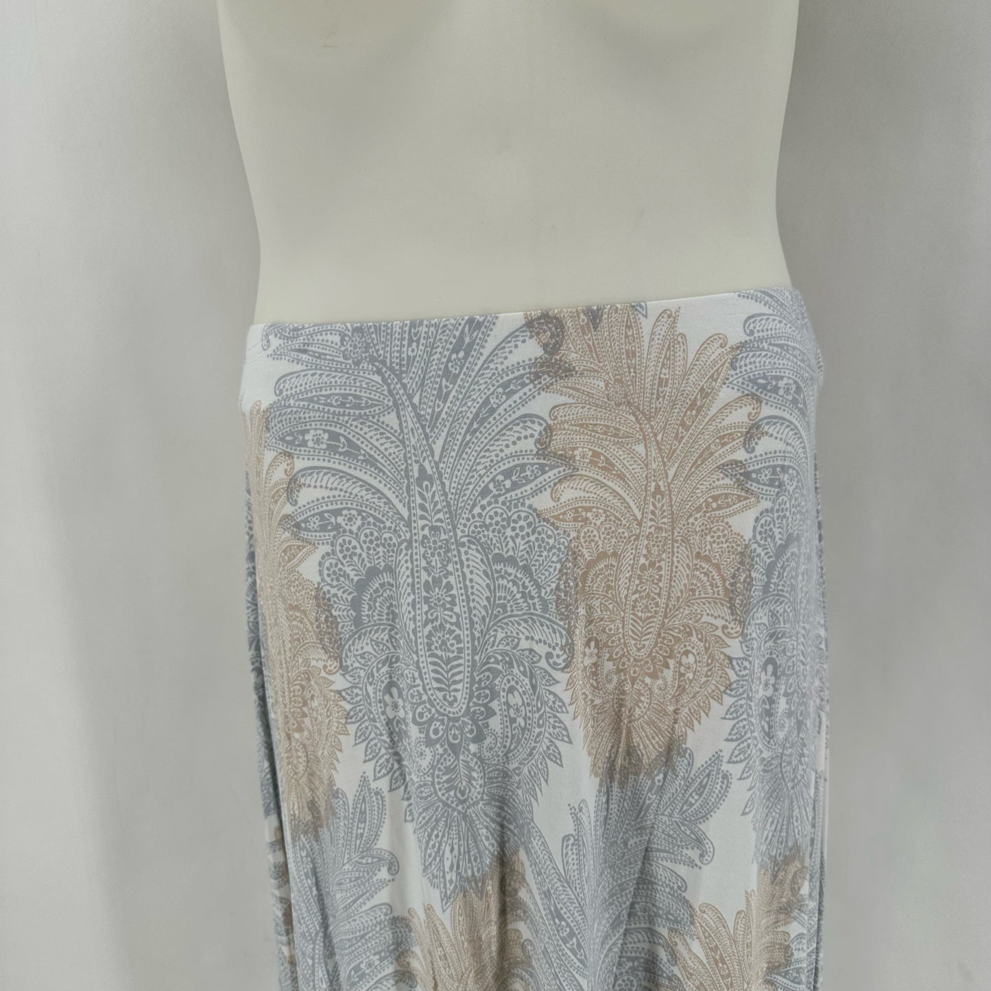 Size L TOMMY BAHAMA fleur de lis Skirt