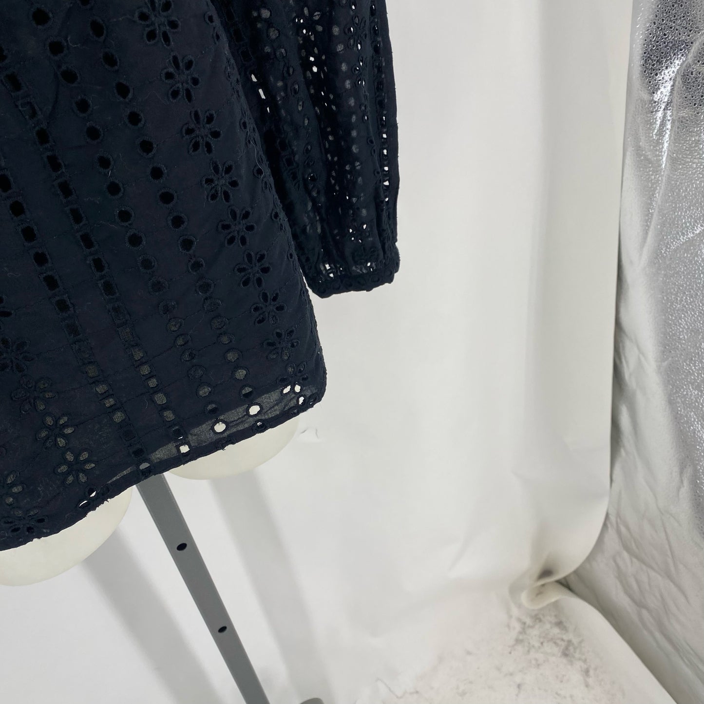Size M J CREW EYELET Shirt