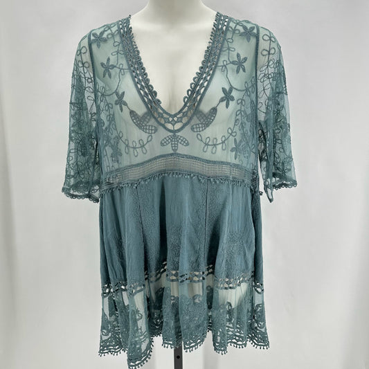 Size M NO TAG Lace Tunic