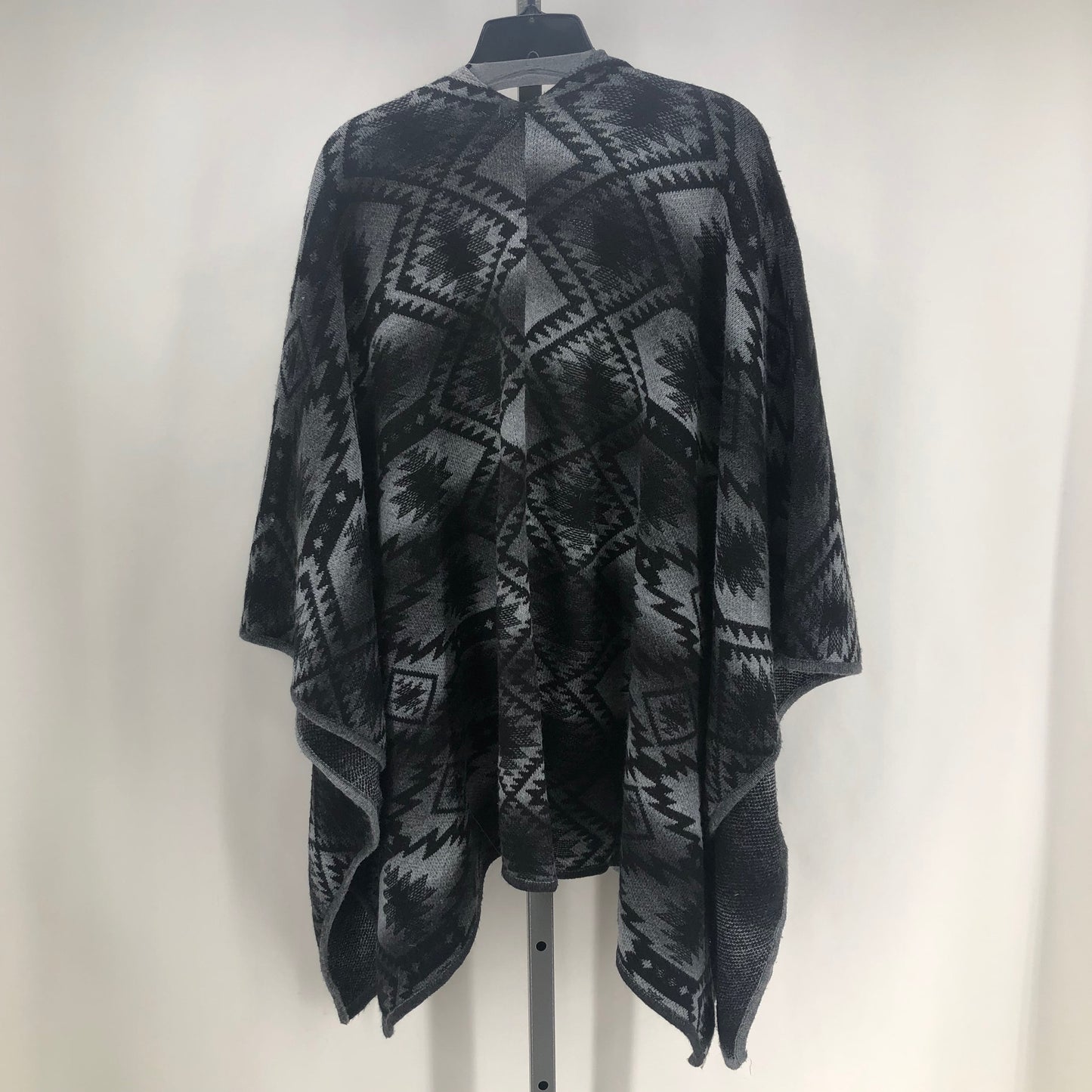Size One Size NO TAG AZTEC Shawl
