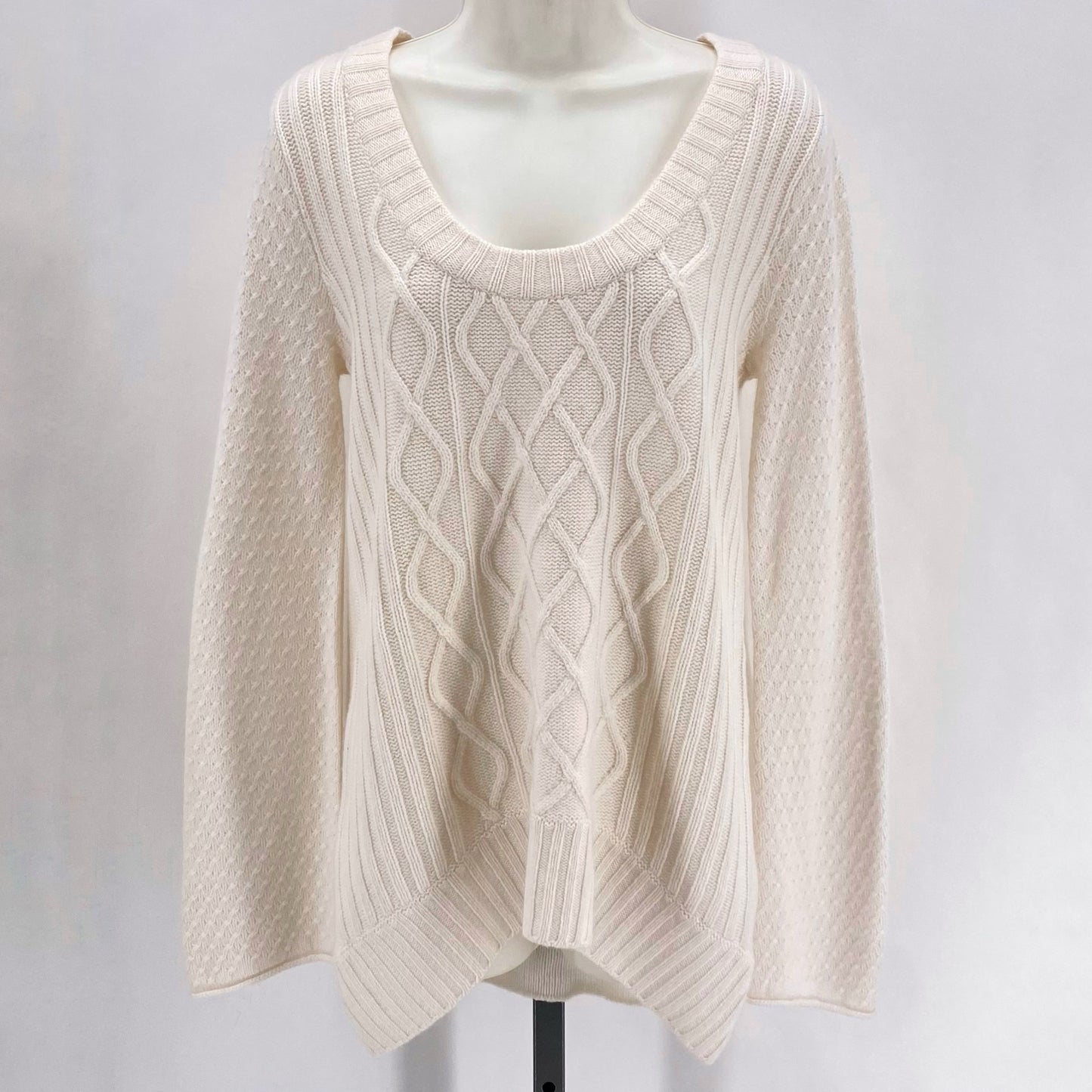 Size S QI Cashmere Sweater