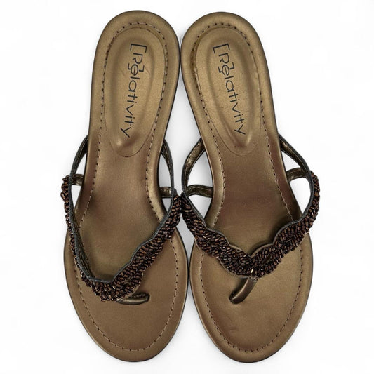 GOLD W Shoe Size 7 RELATIVITY Sandals
