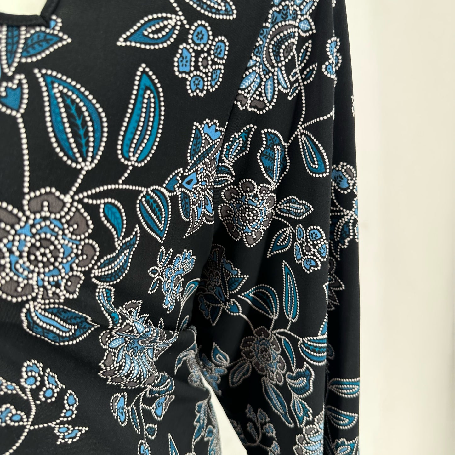 Size 2X RUBY RD FLOWERS Shirt