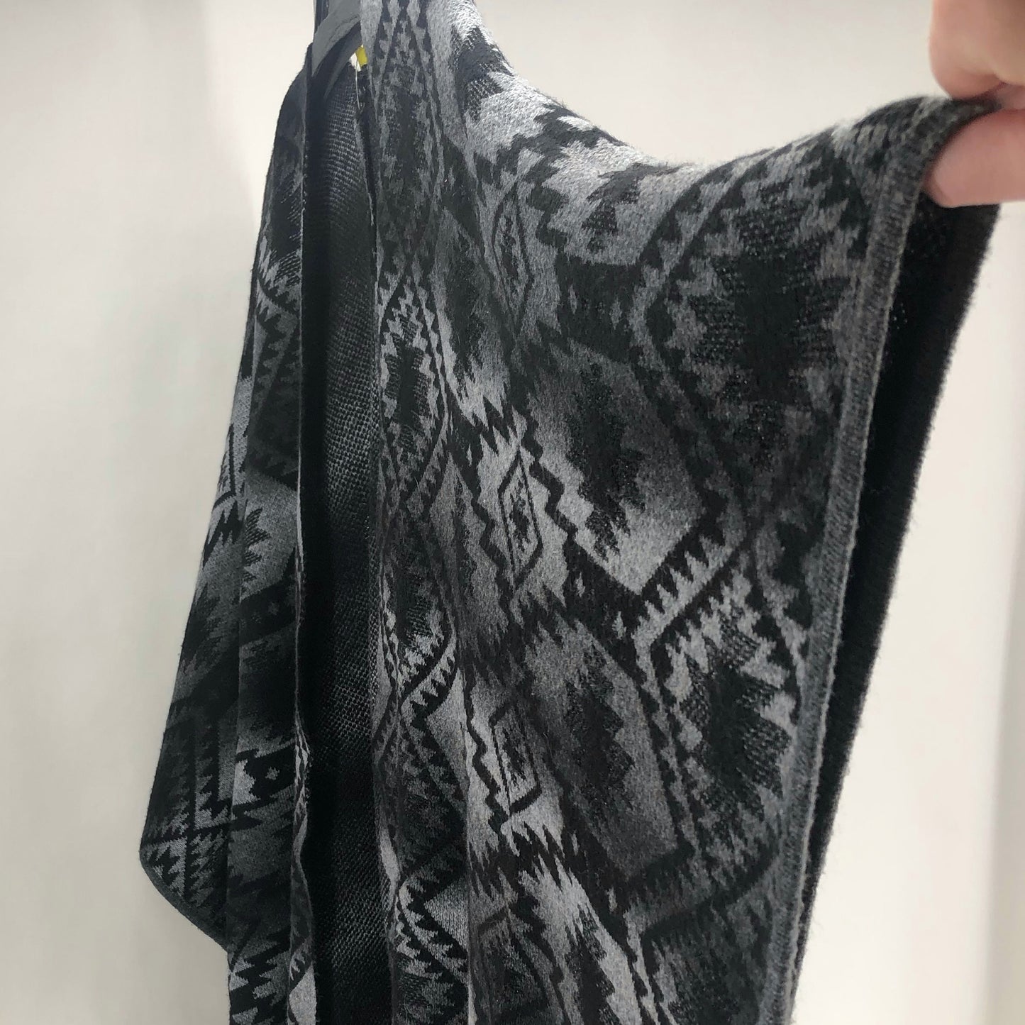 Size One Size NO TAG AZTEC Shawl