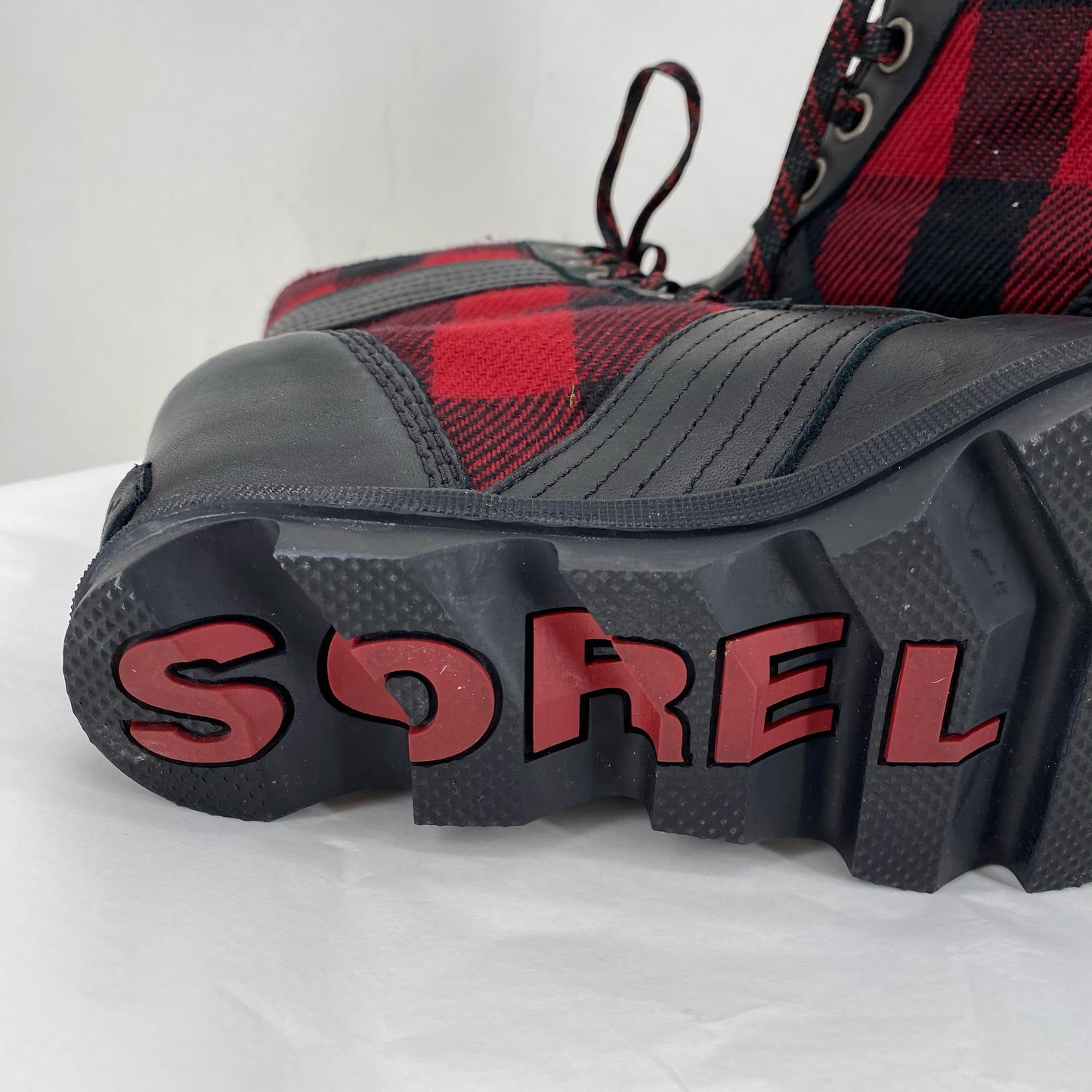 BLACK/RED W Shoe Size 8.5 SOREL Boots