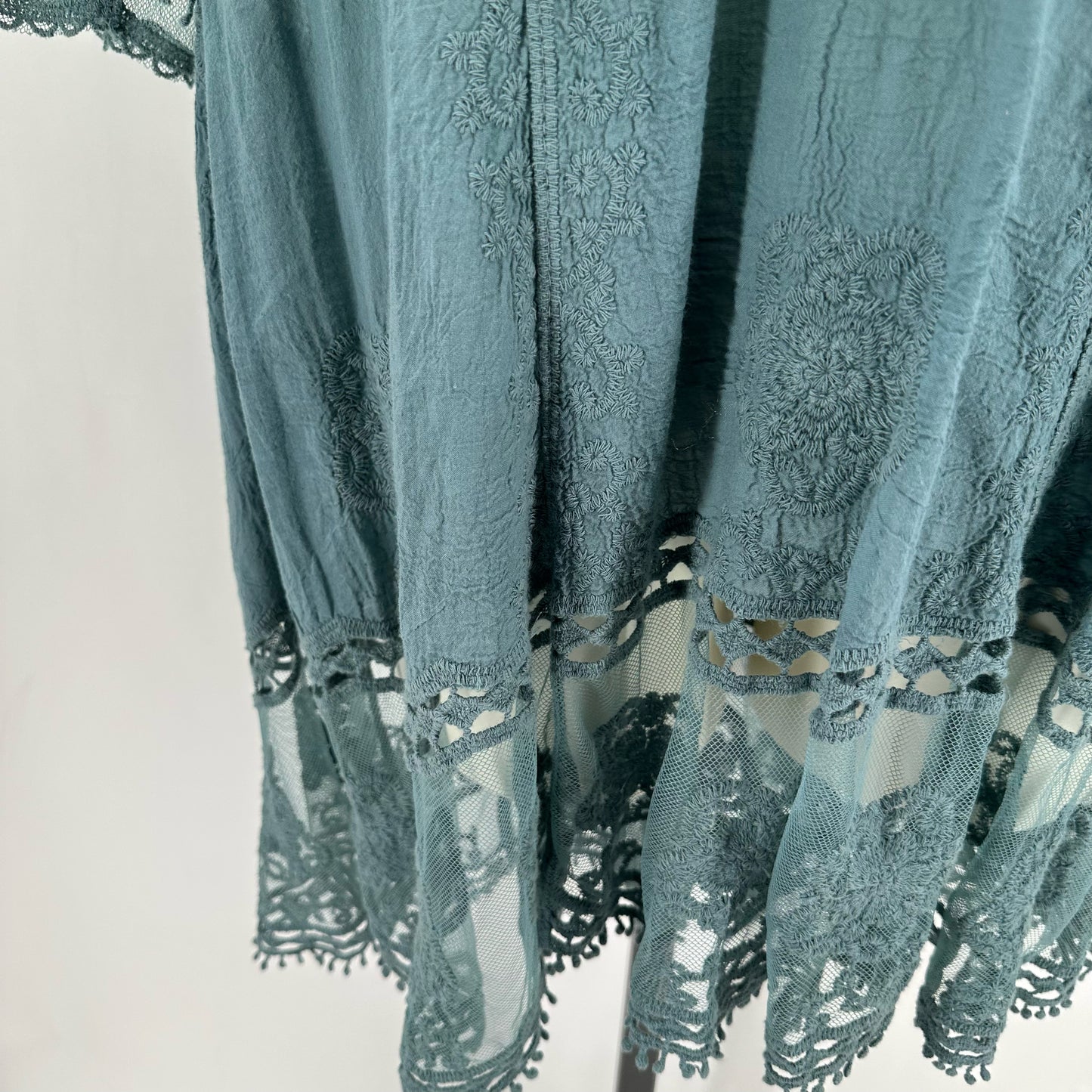Size M NO TAG Lace Tunic