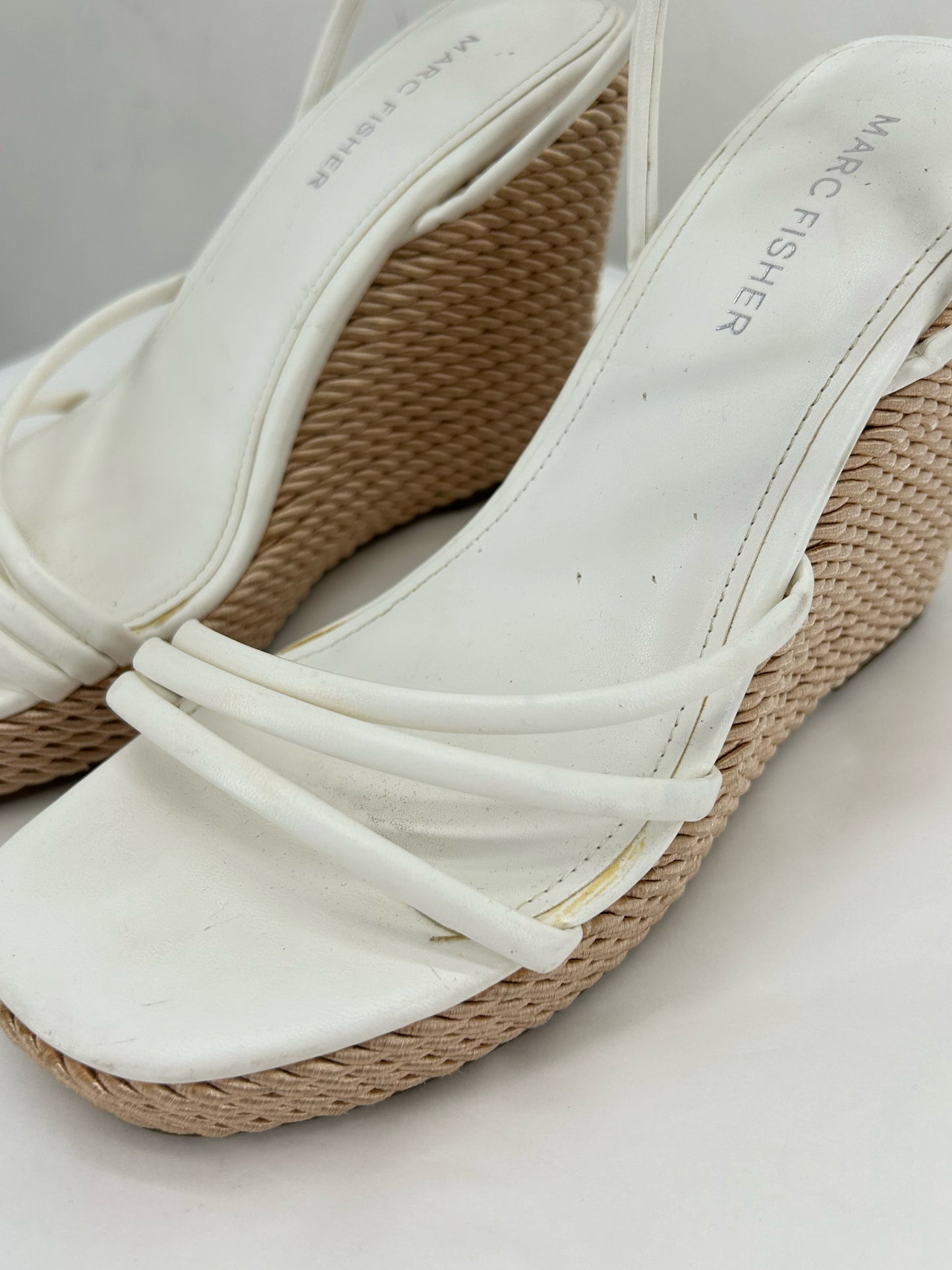 White W Shoe Size 8 MARC FISHER Wedge