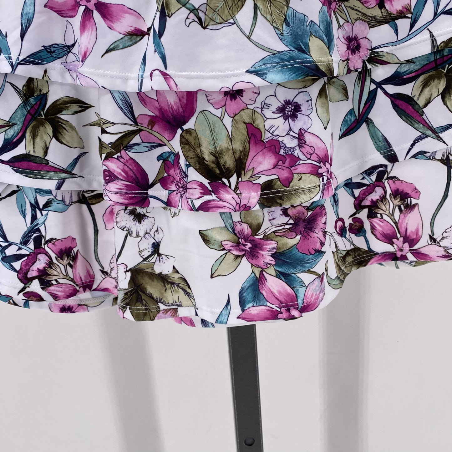 Size S IDEOLOGY Floral Skirt