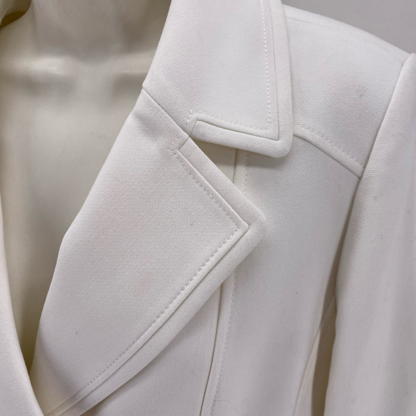 Size M WHITE HOUSE BLACK Coat