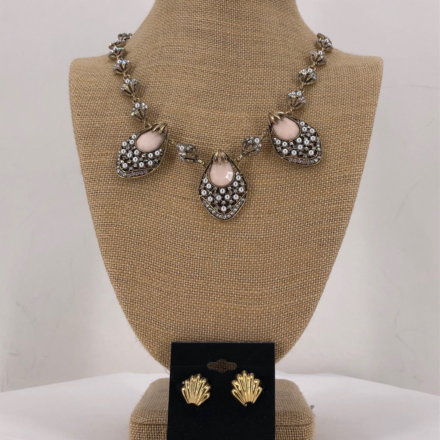 NO TAG Gold Necklace