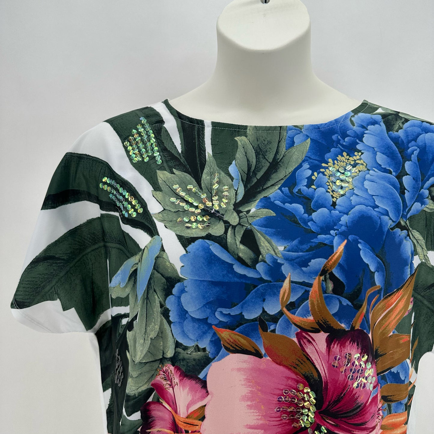 Size 3 CHICO'S FLOWERS Shirt