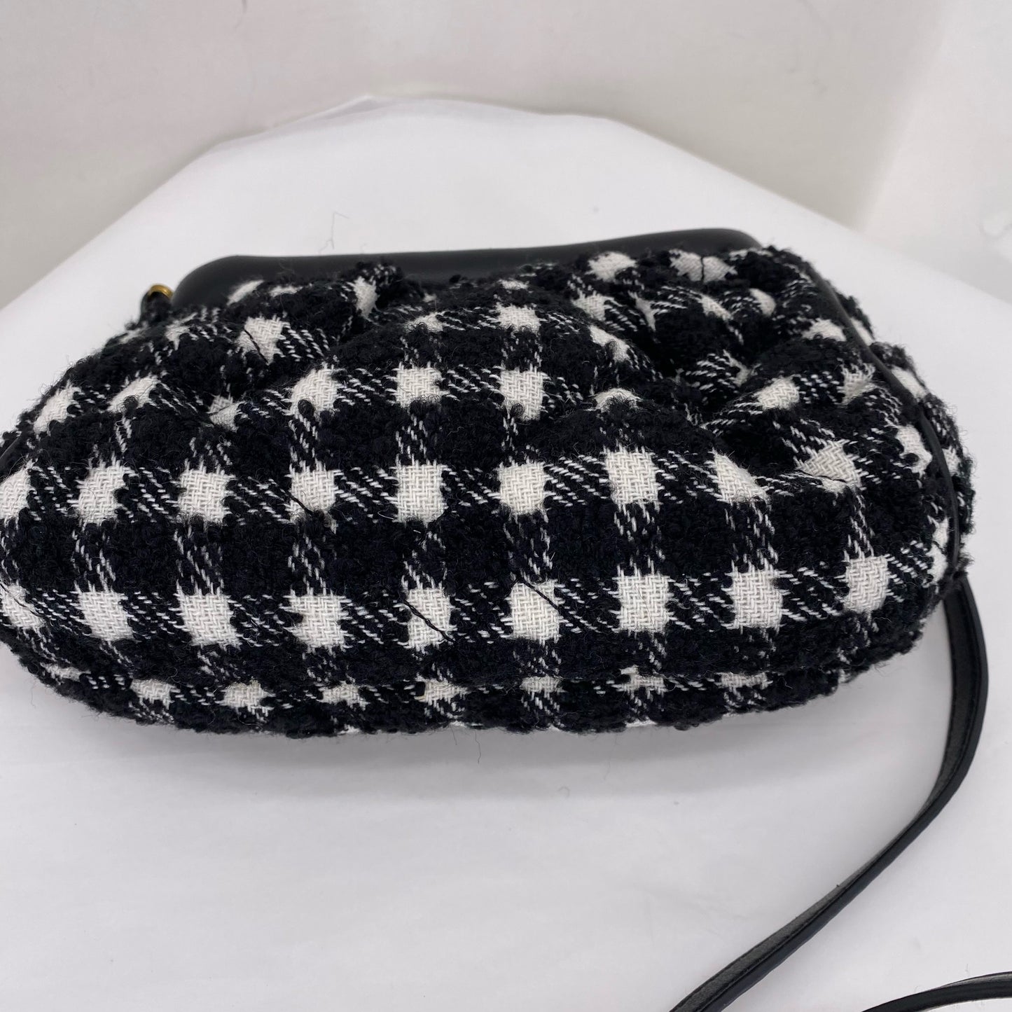 BLACK/WHITE KURT GEIGER Cross-body