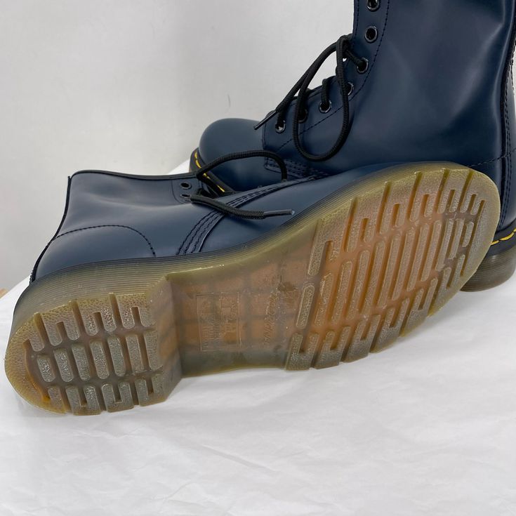 Navy W Shoe Size 7 DR. MARTENS Boots