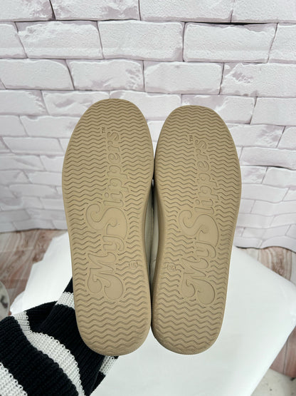 Beige W Shoe Size 11 Flats
