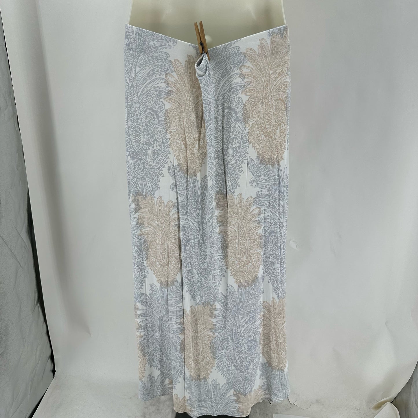 Size L TOMMY BAHAMA fleur de lis Skirt