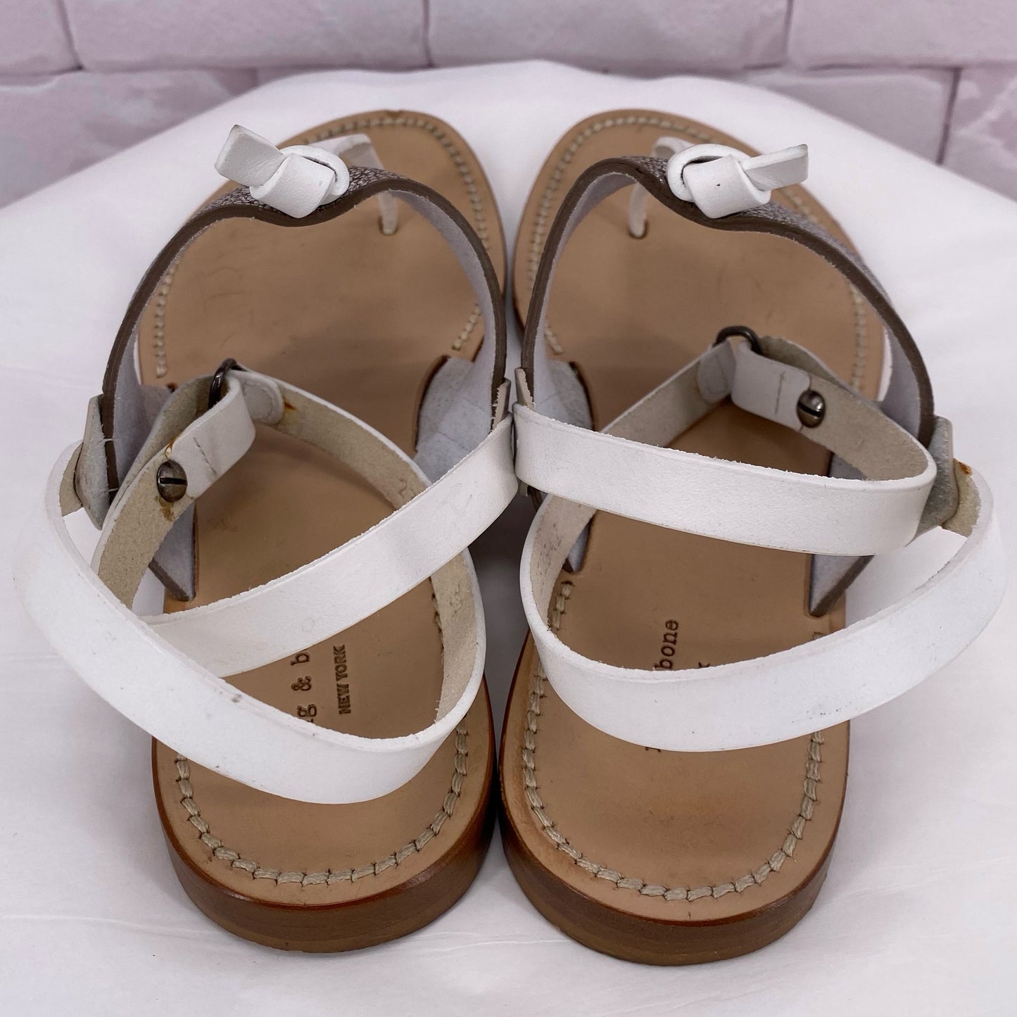 White W Shoe Size 7 RAG & BONE Sandals