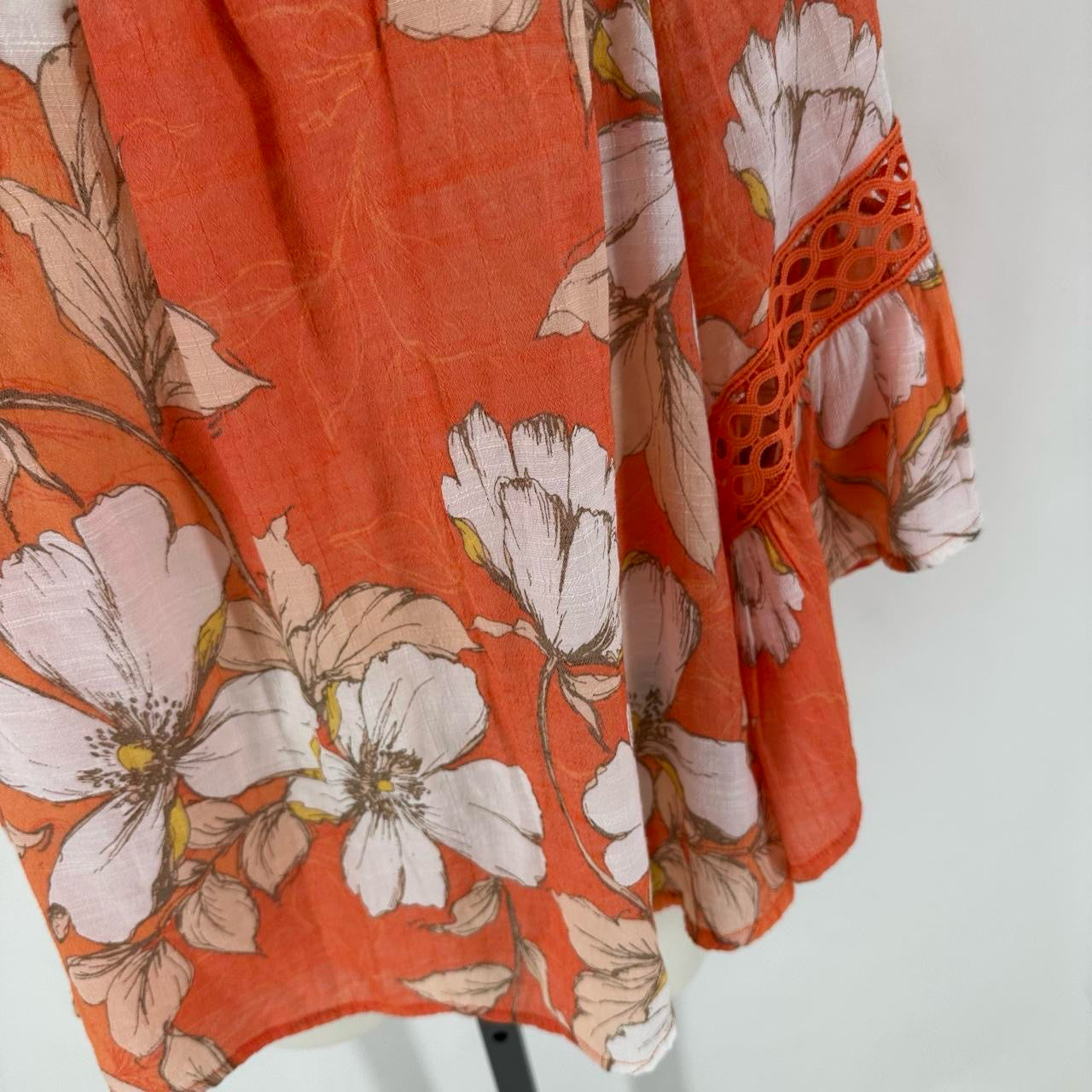 Size L UNIQUE SPECTRUM FLOWERS Shirt