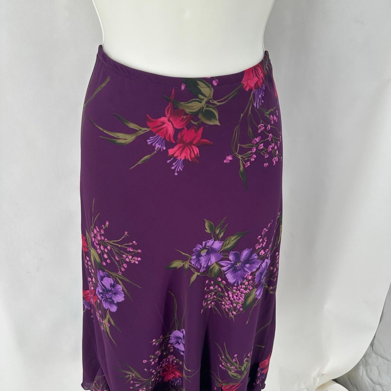 Size 6 KARIN STEVENS FLOWERS Skirt