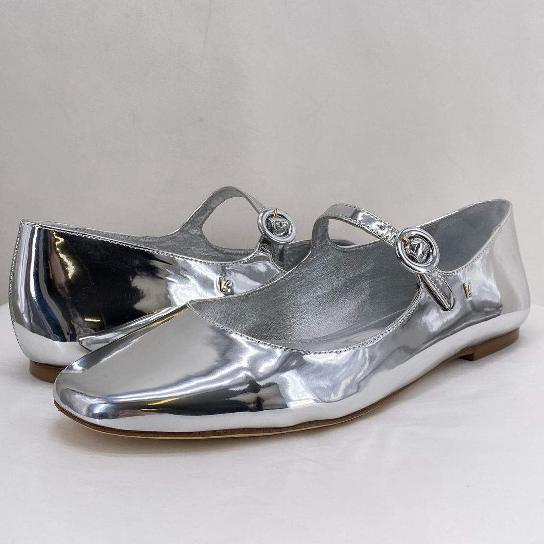 Silver W Shoe Size 10 Flats