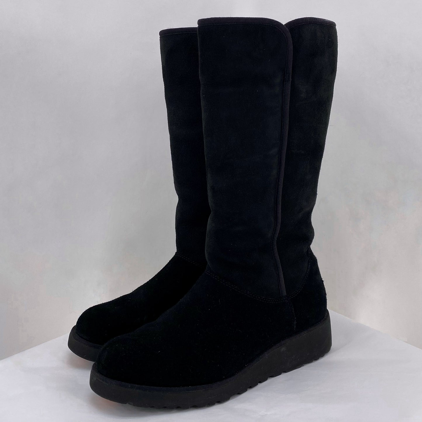 Black W Shoe Size 8.5 UGG Boots