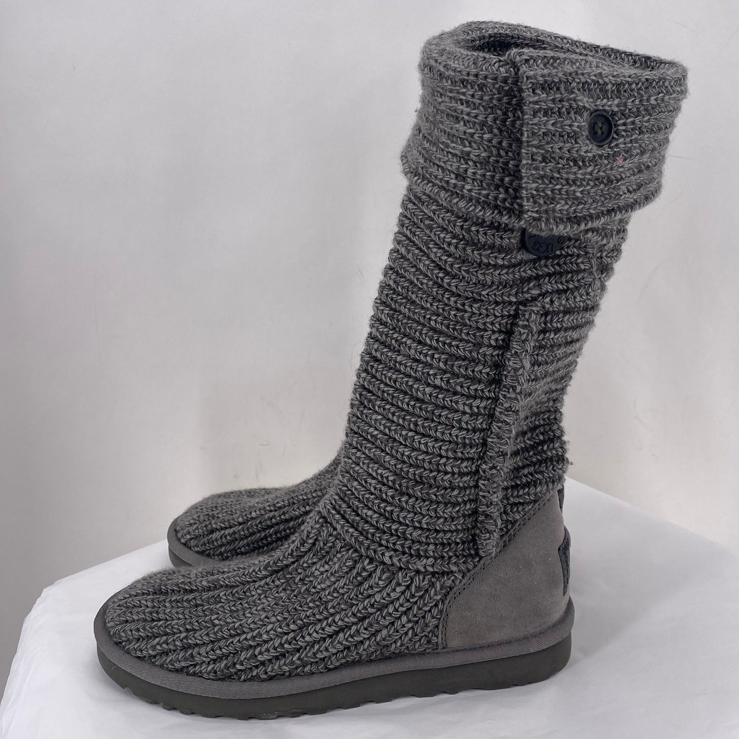 Gray W Shoe Size 7 UGG Boots