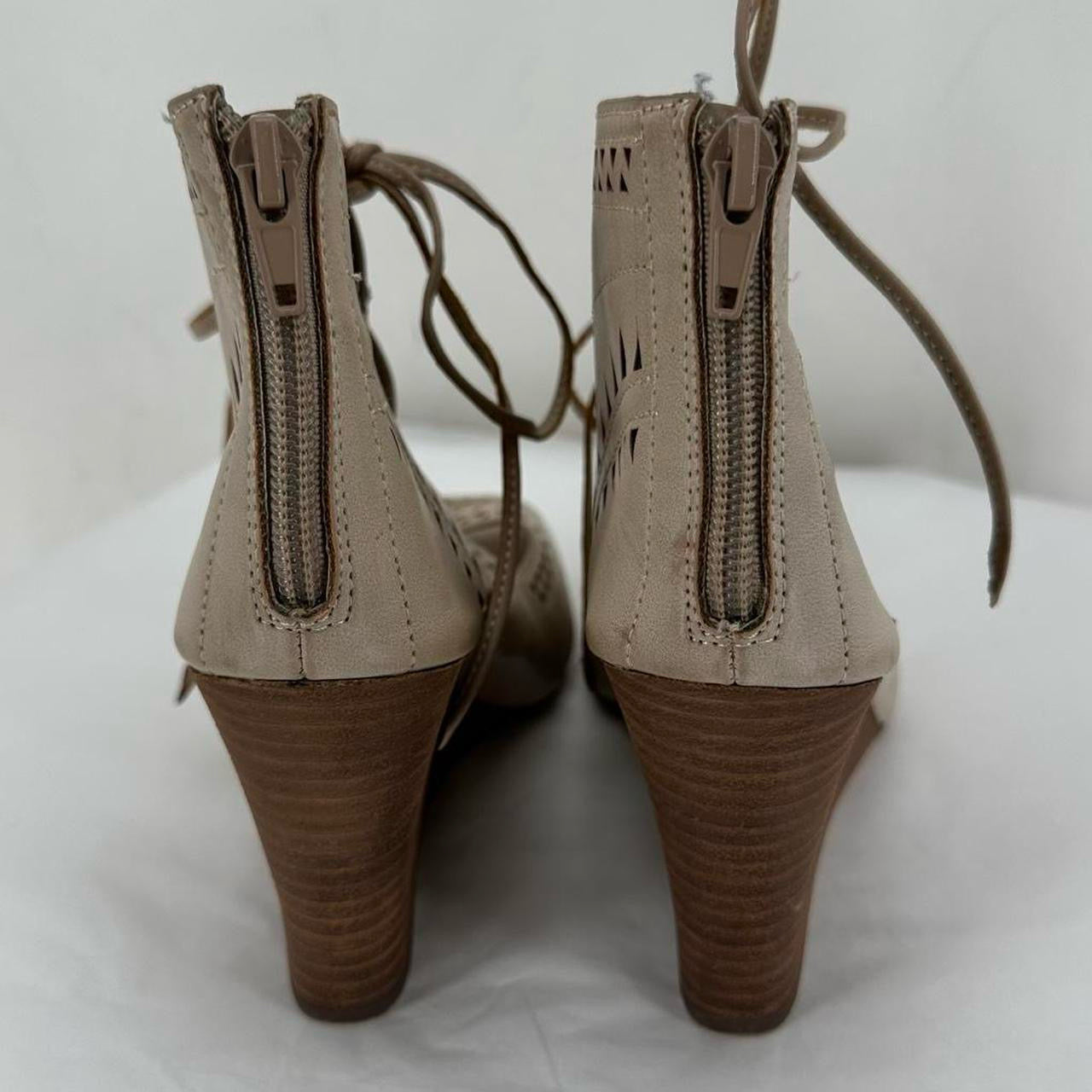 KHAKI W Shoe Size 8.5 RESTRICTED Wedge